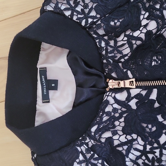 Stella and Dot lace bomber jacket - Picture 2 of 2